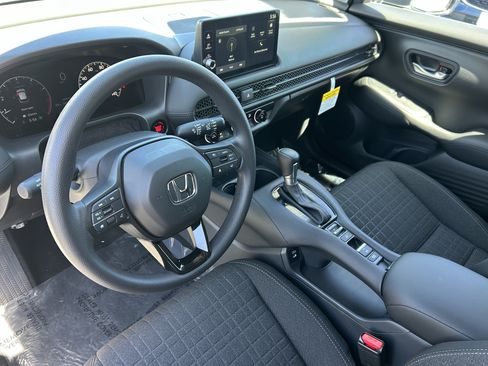 New 2027 Honda HR-V LX image 13