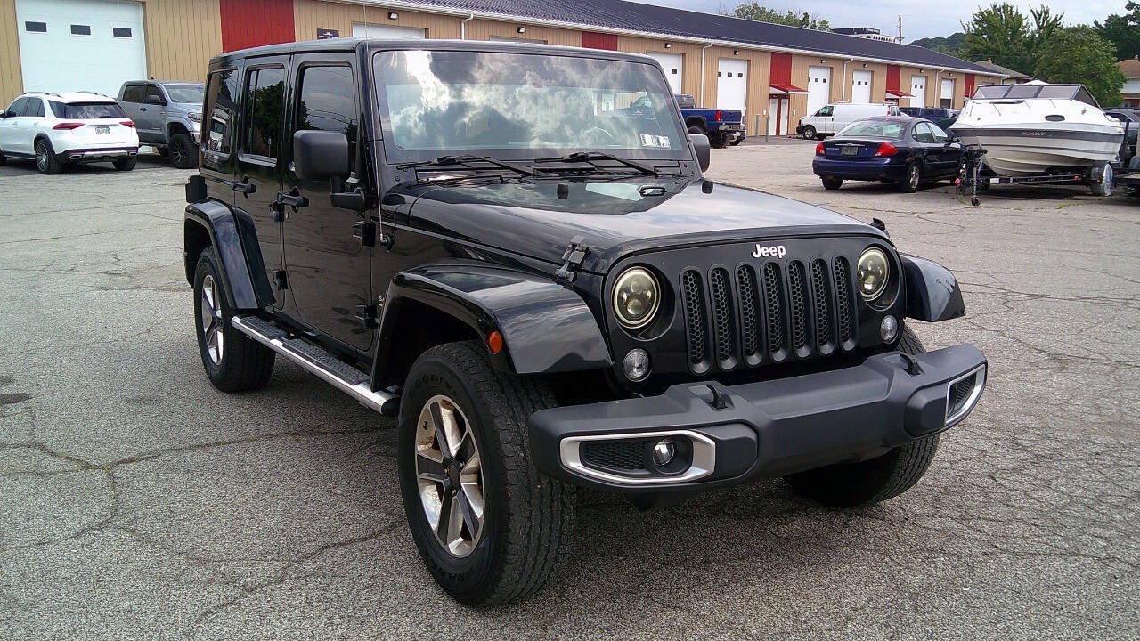 Used 2014 Jeep Wrangler Unlimited Sahara w/ Dual Top Group AWD/4WD image 3