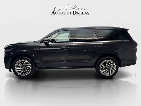 Used 2025 Lincoln Navigator Reserve AWD/4WD image 5