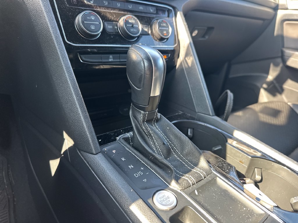 Used 2022 Volkswagen Atlas Cross Sport SE FWD image 43