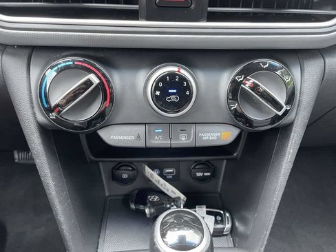Used 2021 Hyundai Kona SEL AWD/4WD image 32