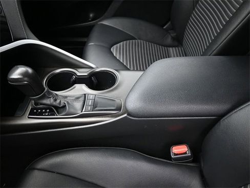 Used 2023 Toyota Camry SE image 20