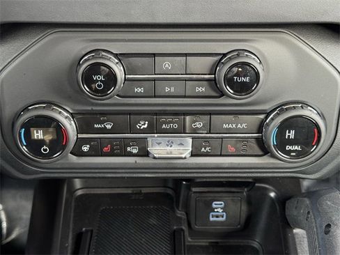 Used 2025 Ford Bronco Badlands image 18