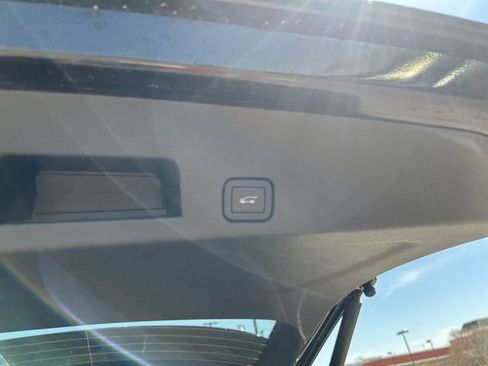 New 2026 Chevrolet Traverse LT w/ Sun and Wheel Package FWD image 32