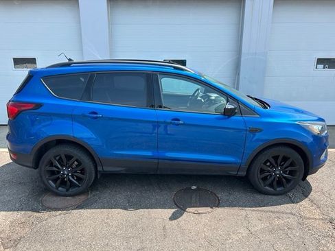Used 2019 Ford Escape SE FWD image 6