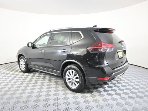 Used 2018 Nissan Rogue SV w/ Sun & Sound Touring Package AWD/4WD image 4