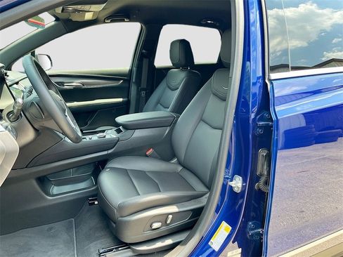 New 2025 Cadillac XT5 Luxury image 21
