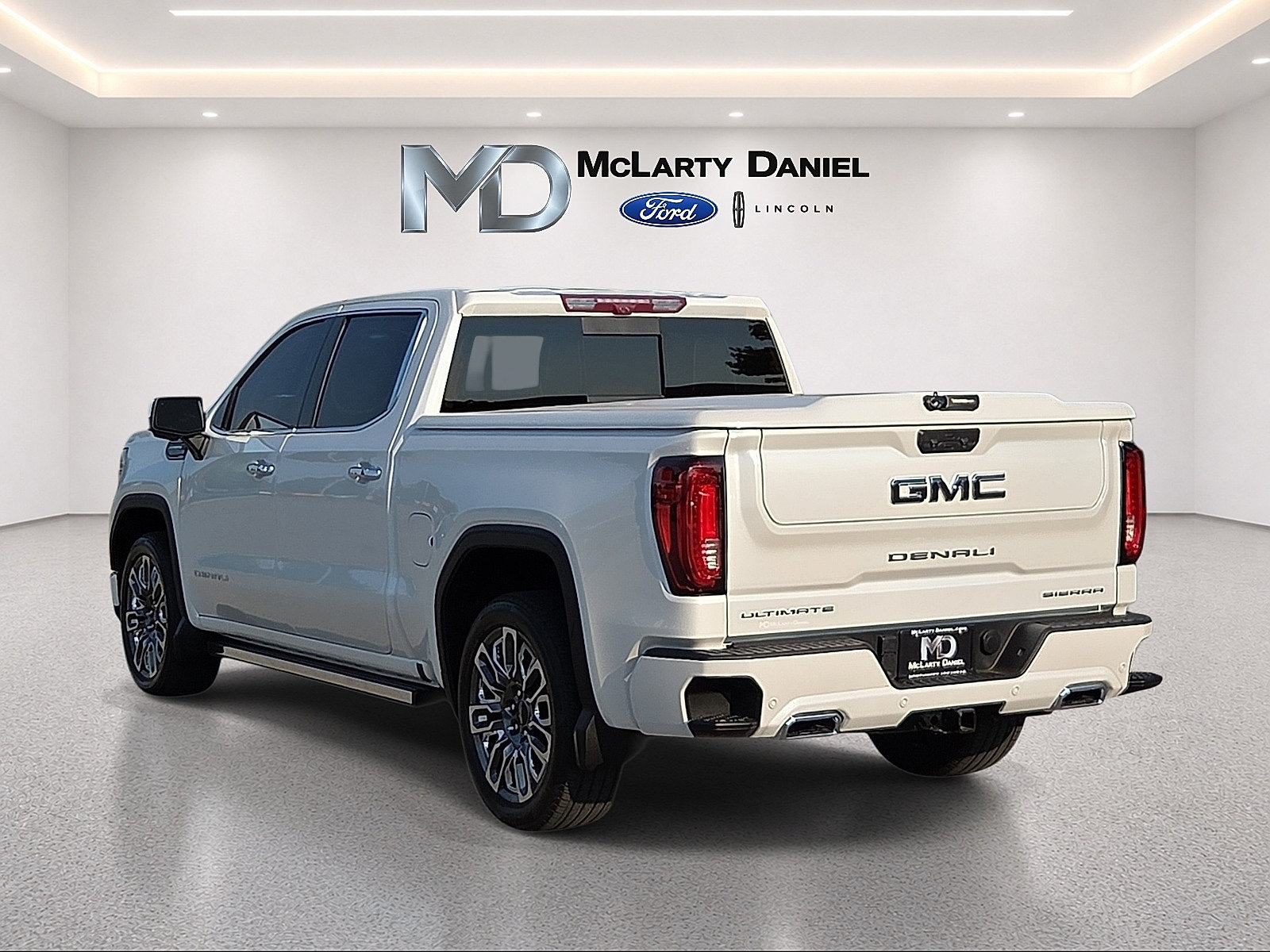 Used 2025 GMC Sierra 1500 Denali Ultimate AWD/4WD image 4