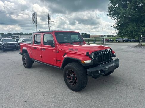 Used 2023 Jeep Gladiator Sport AWD/4WD image 2