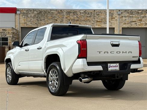 Used 2025 Toyota Tacoma Limited image 7