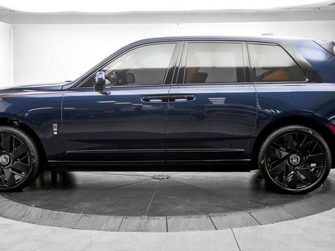 Used 2025 Rolls-Royce Cullinan AWD/4WD image 4