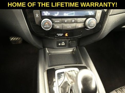 Used 2018 Nissan Rogue SV AWD/4WD image 28