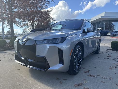 New 2026 BMW iX xDrive60 image 1