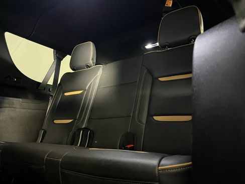 Used 2023 GMC Yukon XL AT4 image 28
