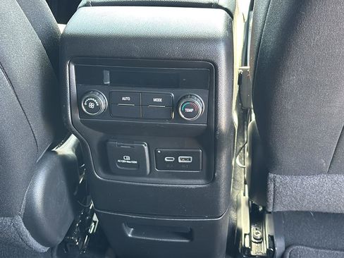 Certified 2023 GMC Acadia SLE w/ Driver Convenience Package FWD image 24