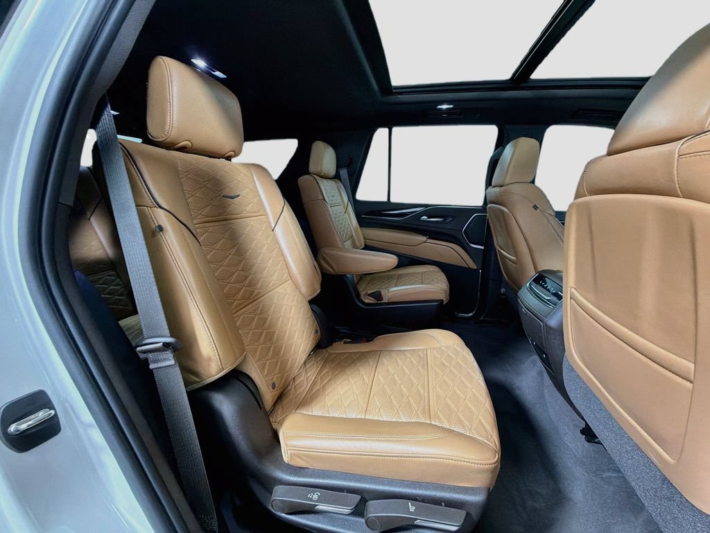 Used 2021 Cadillac Escalade Sport w/ Driver Assist Tech Package AWD/4WD image 31