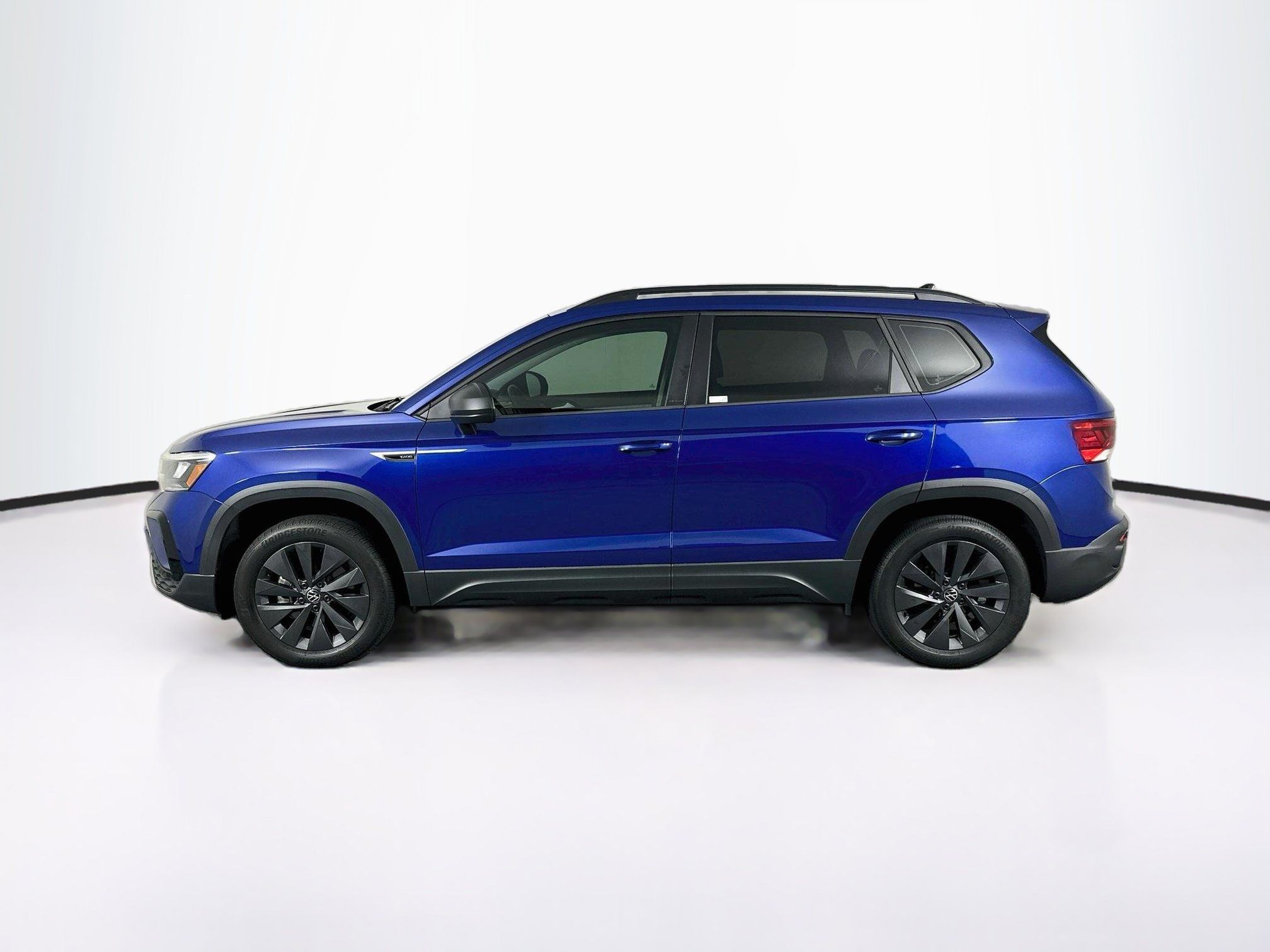 Used 2024 Volkswagen Taos S FWD image 4