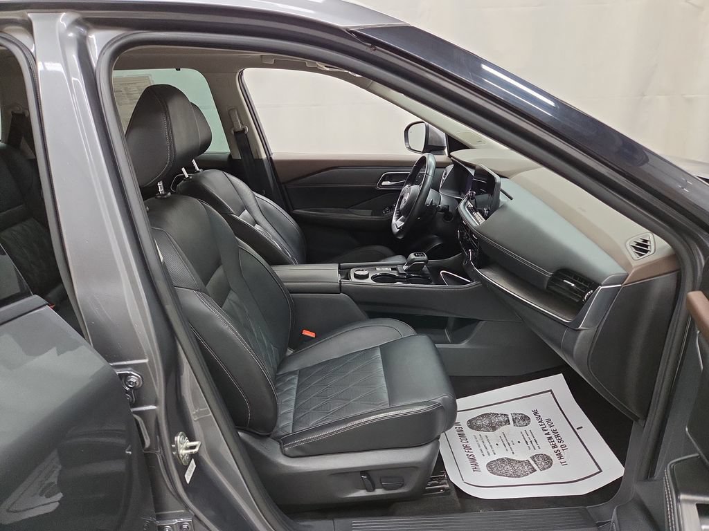 Used 2022 Nissan Rogue Platinum AWD/4WD image 12