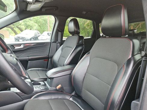 Used 2025 Ford Escape ST-Line AWD/4WD image 16