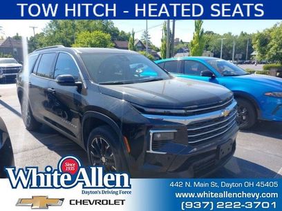 Used 2025 Chevrolet Traverse LT w/ Sun and Wheel Package