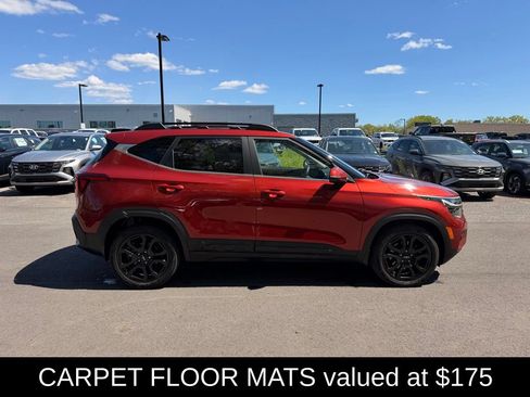 Used 2024 Kia Seltos X-Line AWD/4WD image 2