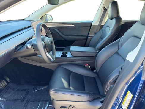 Used 2024 Tesla Model Y Long Range image 2