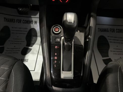 Used 2021 Nissan Kicks S image 22