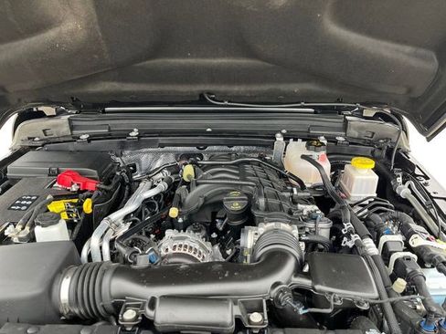 Used 2025 Jeep Gladiator Mojave AWD/4WD image 23