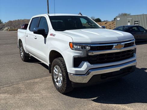 Used 2024 Chevrolet Silverado 1500 LT w/ Z71 Off-Road Package image 1