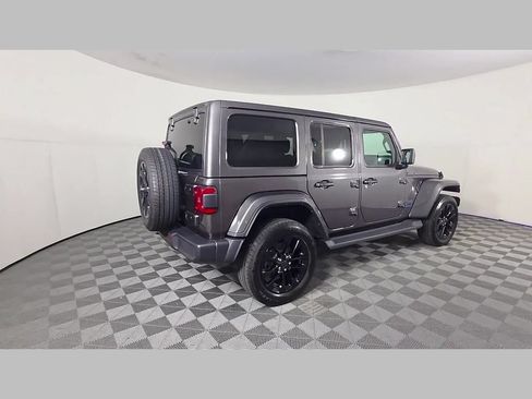 Used 2025 Jeep Wrangler Unlimited Sahara AWD/4WD image 40