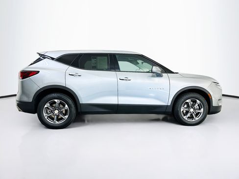 Used 2025 Chevrolet Blazer LT AWD/4WD image 10