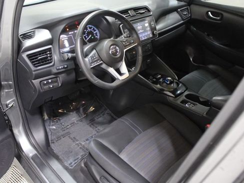 Used 2020 Nissan Leaf SV w/ SV Technology Package image 40