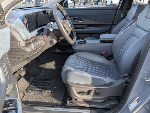 Used 2024 Nissan Ariya AWD image 11