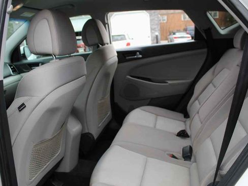 Used 2016 Hyundai Tucson SE image 25