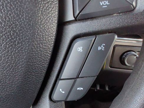Used 2015 Ford F150 XLT AWD/4WD image 22