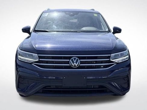 Used 2024 Volkswagen Tiguan SE AWD/4WD image 2