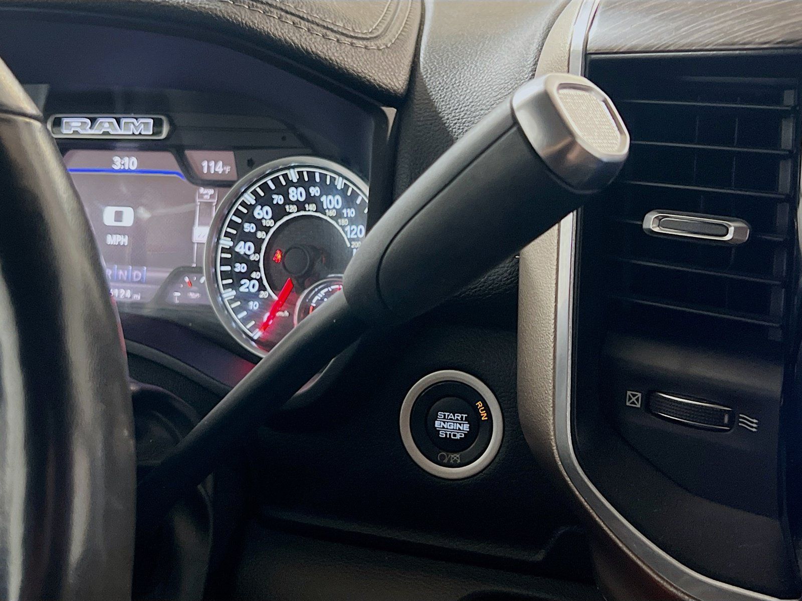 Used 2019 RAM 2500 Laramie AWD/4WD image 13