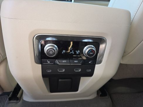 Used 2021 GMC Yukon Denali w/ Denali Premium Package image 19