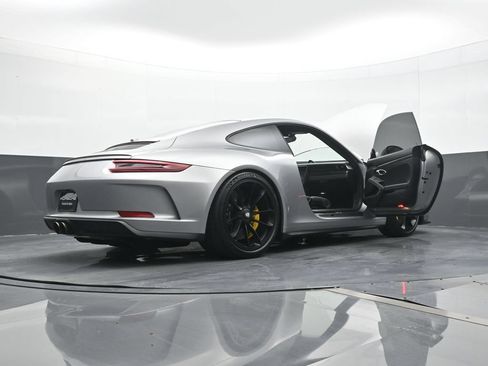 Used 2018 Porsche 911 GT3 RWD image 22