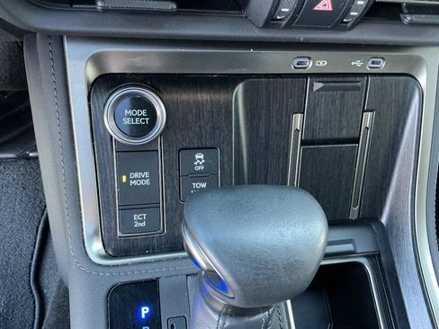 Used 2024 Lexus GX 550 w/ Cold Area Package AWD/4WD image 20