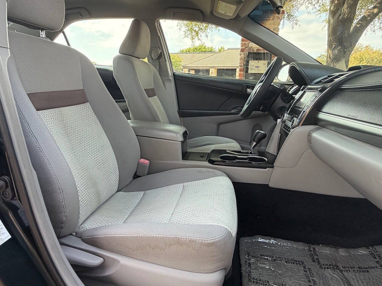 Used 2012 Toyota Camry LE FWD image 19