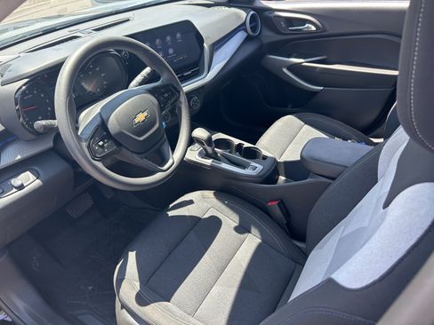Used 2024 Chevrolet Trax LS w/ Driver Confidence Package FWD image 12