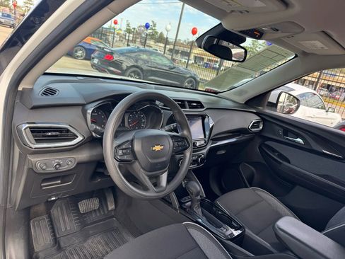 Used 2022 Chevrolet TrailBlazer LT w/ Convenience Package image 19