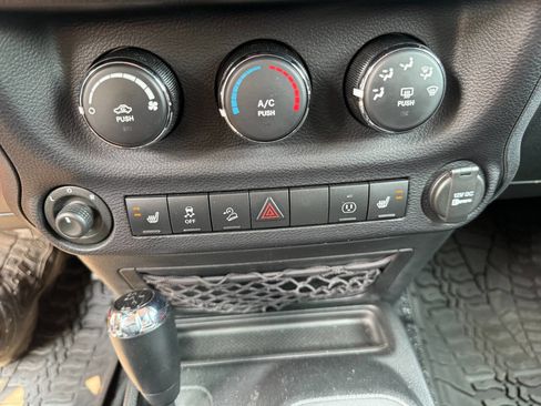 Used 2016 Jeep Wrangler Unlimited Sport image 19