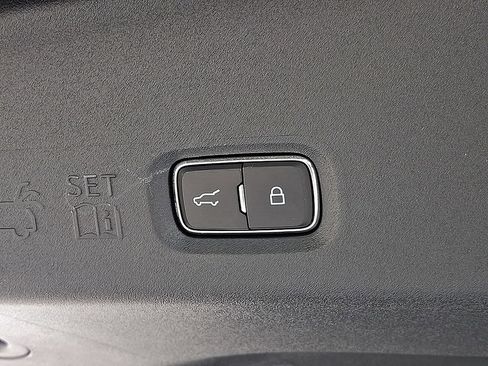 Used 2025 Ford Expedition Max Platinum AWD/4WD image 31