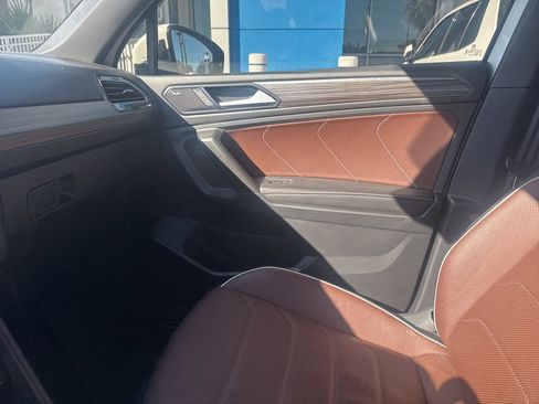 Used 2024 Volkswagen Tiguan SEL R-Line image 18