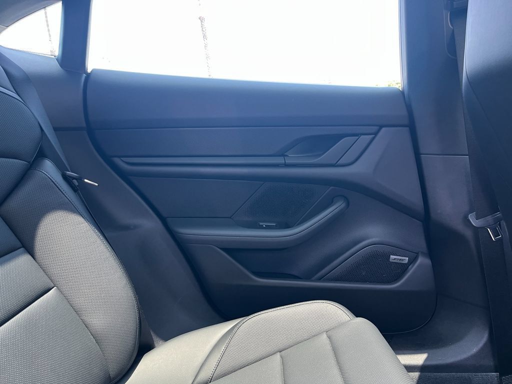 Used 2023 Porsche Taycan RWD image 17