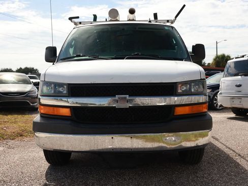 Used 2017 Chevrolet Express 2500 Extended RWD image 8