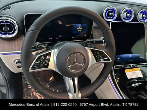 Used 2025 Mercedes-Benz GLC 300 image 11