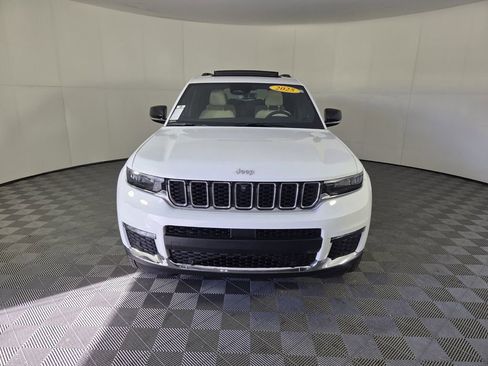 Certified 2025 Jeep Grand Cherokee L Limited w/ Luxury Tech Group II image 3